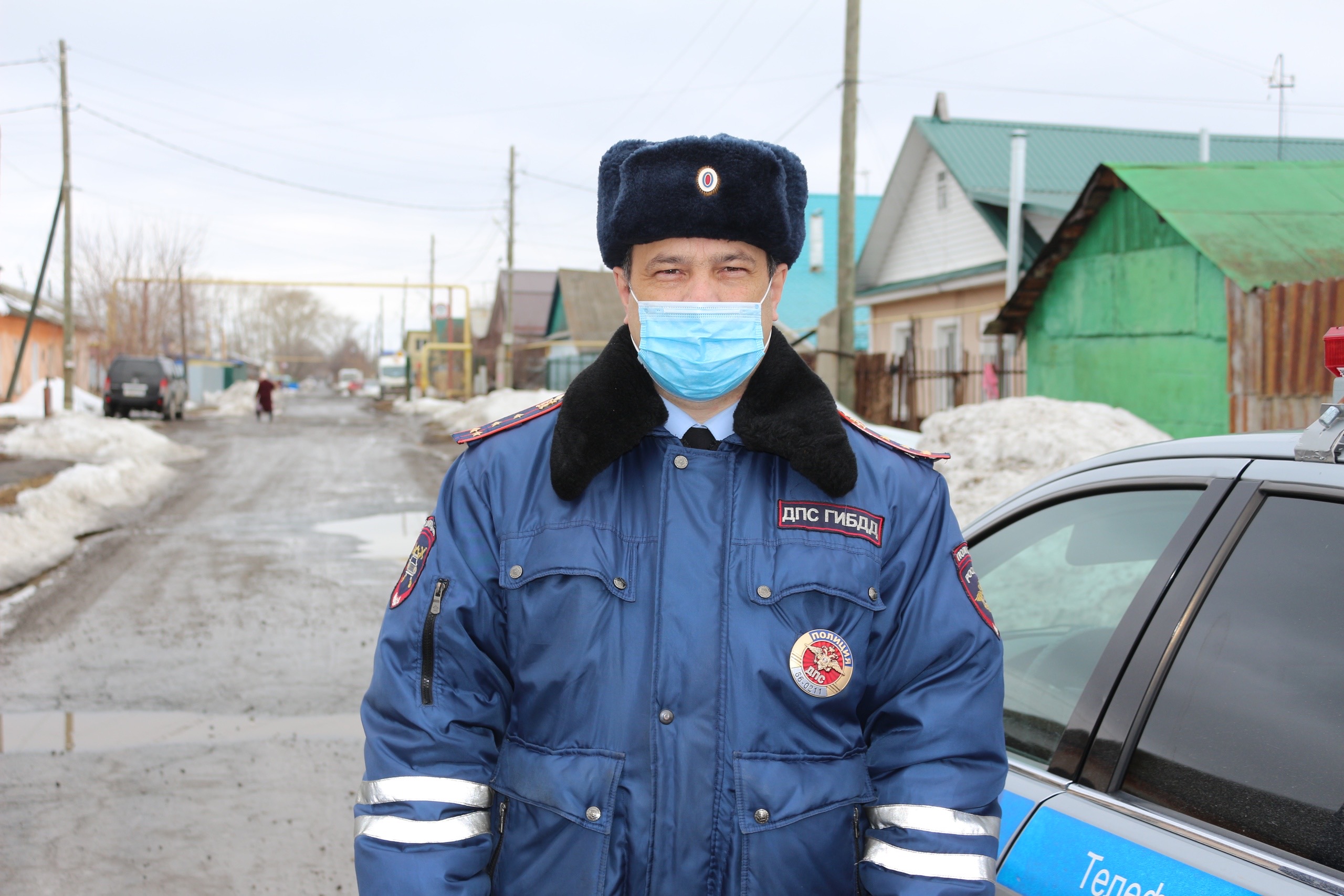 Свердловский инспектор ГИБДД спас людей из горящего дома в Челябинской области